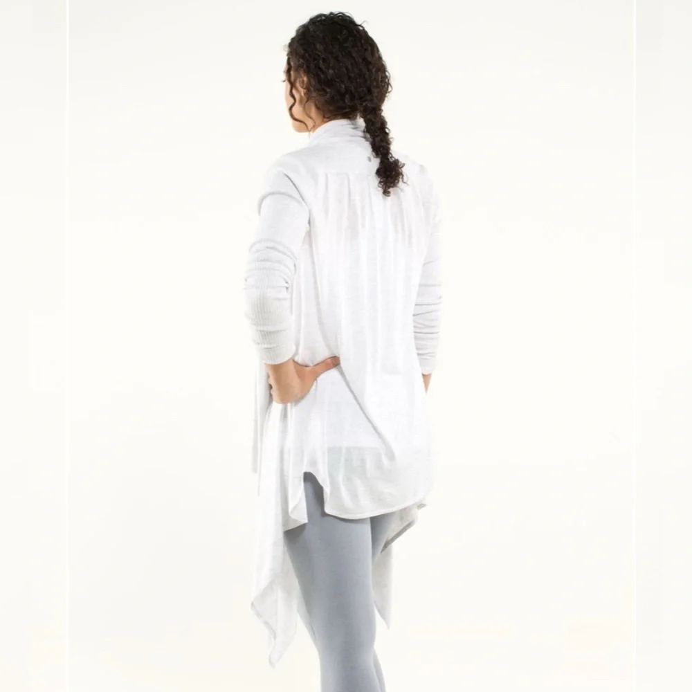 Lululemon Universal Wrap – Size 6 | Light Heather Grey | Cashmere-Blend